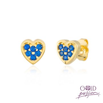 Pendientes en forma de corazón de plata chapada con circonitas color azul zafiro.